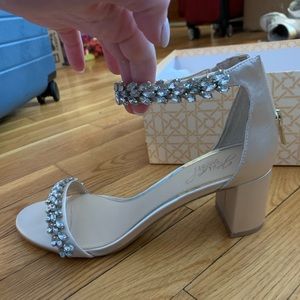 Badgley Mischka BRONWEN block heels in champagne